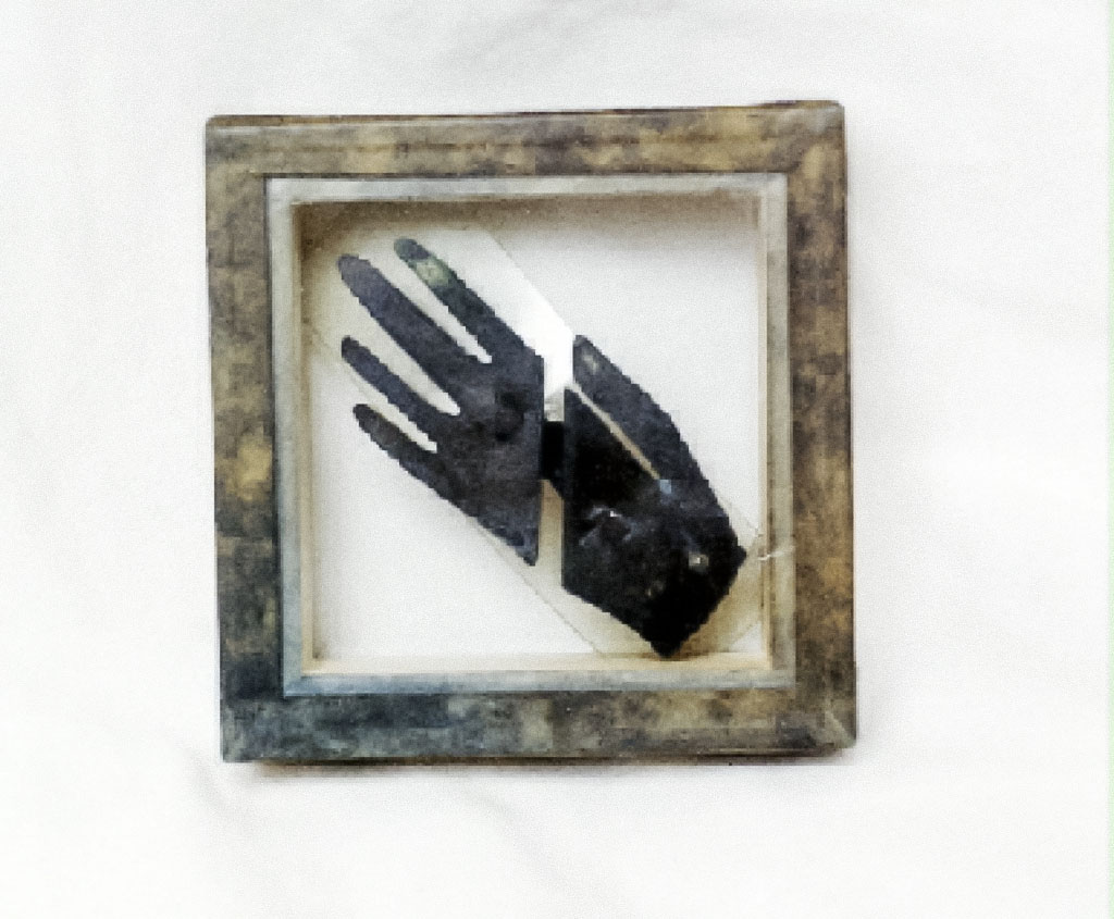 692 - metal hand in box - Museum of Witchcraft and Magic